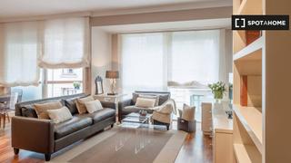 Miete Etagenwohnung in Sant Gervasi - Galvany. Apartamento de 3 dormitorios en alquiler en barcelona