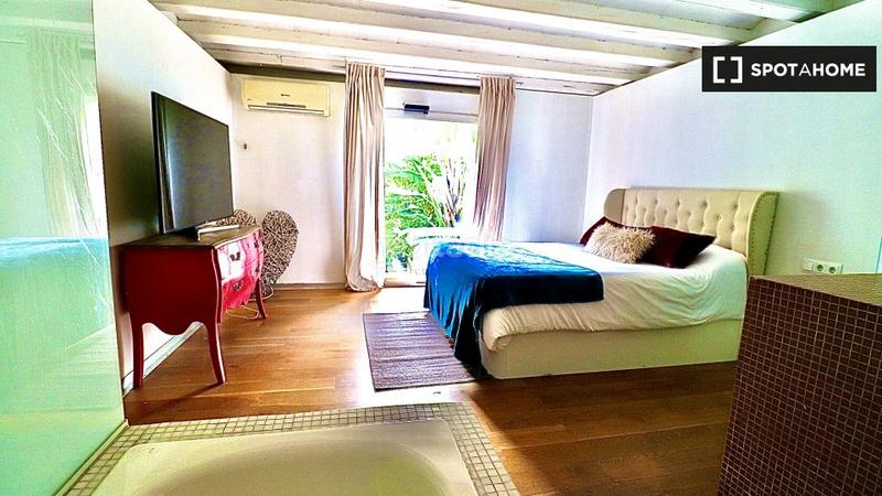 Foto eb8c1479-89a6-4aea-b0b0-c38c2e979ad5. Miete etagenwohnung mit heizung in Raval Barcelona