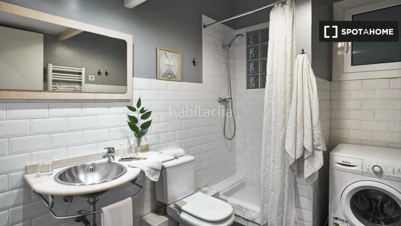 Foto 774d4720-841e-4fc6-b705-74929ae9e439. Alquiler piso apartamento de 4 dormitorios en alquiler en Barcelona