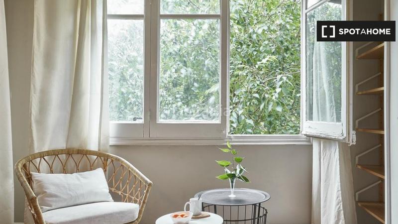 Foto 84f046e6-ccf1-4145-9221-594ddb3c32e2. Alquiler piso apartamento de 4 dormitorios en alquiler en Barcelona