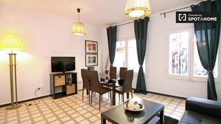 Rent Flat in El Poble Sec - Parc de Montjuïc. Apartamento de 2 dormitorios en alquiler en el poble sec, barcel