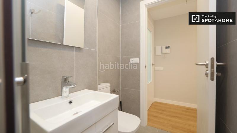 Foto 740baf99-864e-42df-a7f9-73ee9674edd1. Rent flat with heating in Sants Barcelona