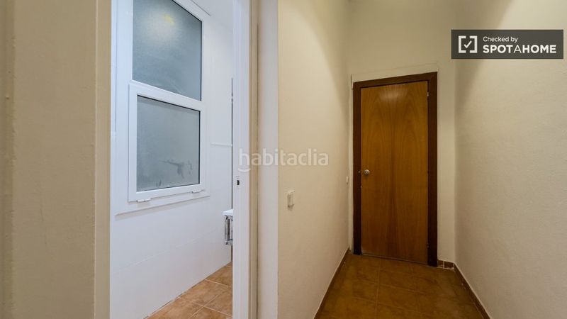 Foto f2f0d75f-8575-423f-9ebb-5a527ec1ee01. Lloguer pis amb calefacció a Gòtic Barcelona