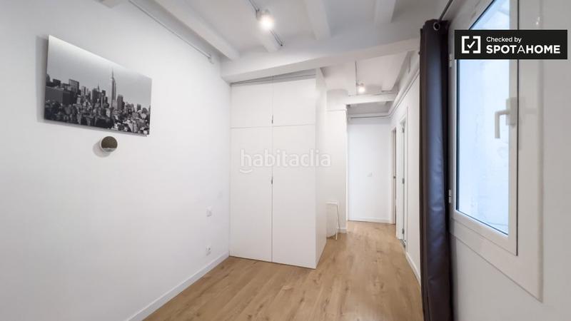 Foto 56f6e79d-0678-44a0-ba27-0f1304787702. Alquiler piso  de 2 habitaciones en alquiler en el Raval, . en Barcelona