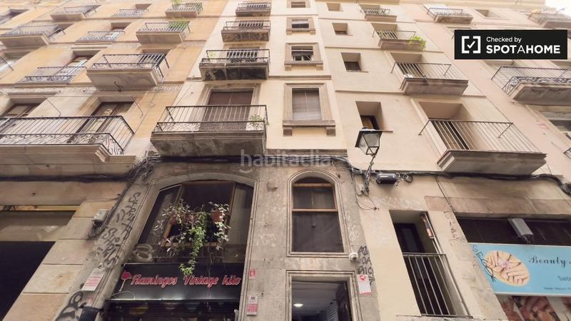 Foto ce662541-f47a-4641-8442-b001f06e03ff. Lloguer pis amb calefacció a Raval Barcelona