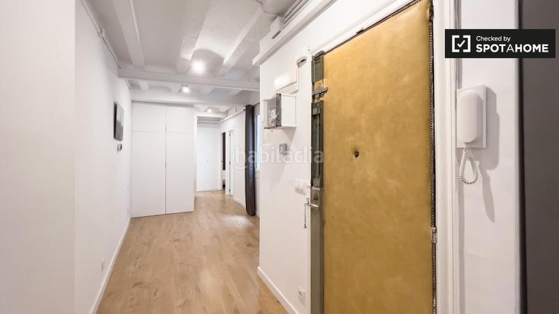 Foto 51529f6b-5d34-4942-8fa2-f701a7d980b4. Rent flat with heating in Raval Barcelona