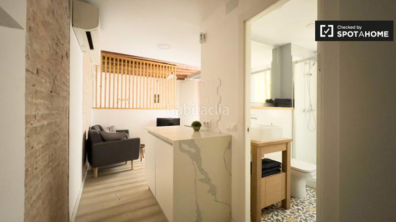 Foto 0d8e9381-e7c0-4527-8b58-7767c4318d82. Alquiler piso  de 1 dormitorio en alquiler en el Raval, . en Barcelona