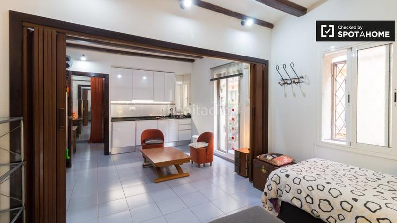 Foto c42305d8-cf59-42f7-a6a2-0c3d4a9ee9e7. Alquiler piso estudio en alquiler en la Barceloneta, en Barcelona