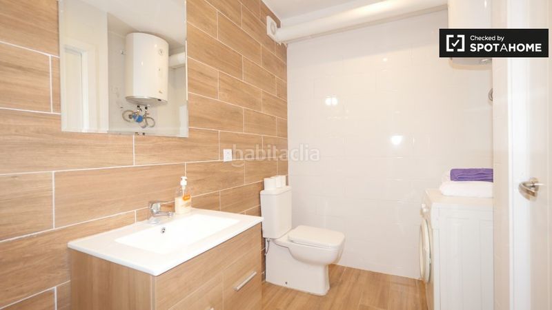 Foto a82a0e82-8e80-4cc0-a30c-c91500980234. Lloguer pis amb calefacció a Raval Barcelona