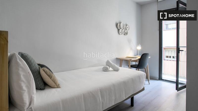 Foto 7bcb6a02-c1bc-4275-a285-5823569133d3. Rent flat with heating in Collblanc Hospitalet de Llobregat (L´)