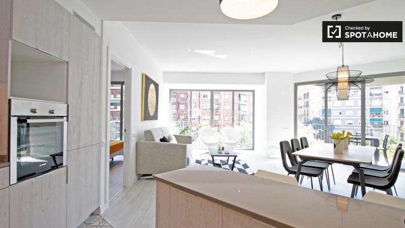 Foto f33c0c62-050c-494b-a059-43f75ed434c2. Alquiler piso apartamento de 3 dormitorios en alquiler en el eixample, en Barcelona