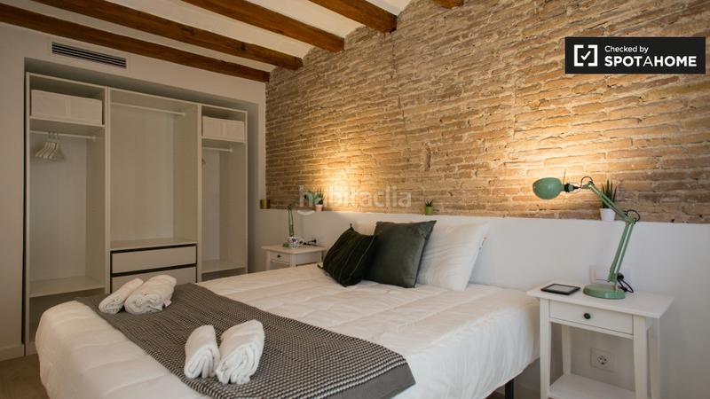 Foto c03a0922-c06b-44c6-b0db-6b51adc19c6d. Alquiler piso apartamento de 2 dormitorios en alquiler en el Raval, en Barcelona