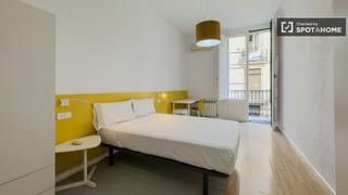 Lloguer Pis a Gòtic. Piso en alquiler en piso de 3 habitaciones en barri gòtic
