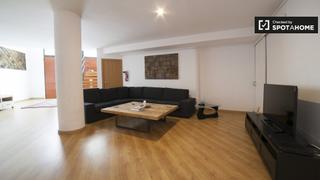 Alquiler Piso en El Clot. Amplio apartamento de 2 dormitorios en alquiler en encants, barc