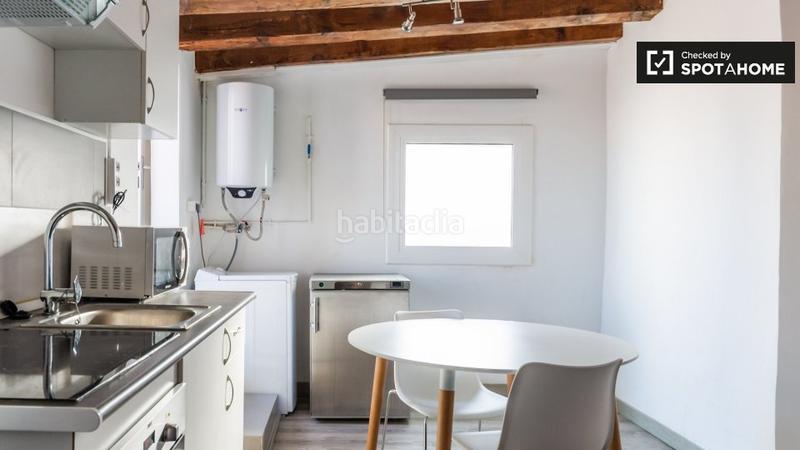 Foto 78caf153-e083-401d-ad55-2143fa123f89. Alquiler piso elegante estudio en alquiler en barri gotic, en Barcelona