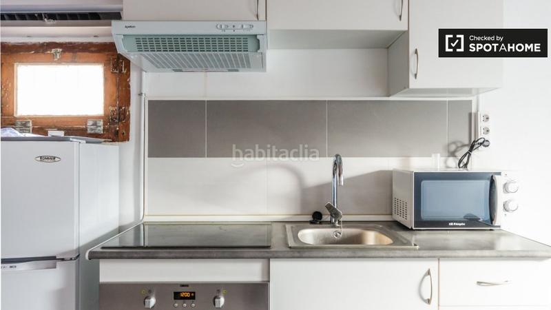 Foto c29a3ce8-bb91-4a21-bd2a-69381dc87f11. Alquiler piso elegante estudio en alquiler en barri gotic, en Barcelona