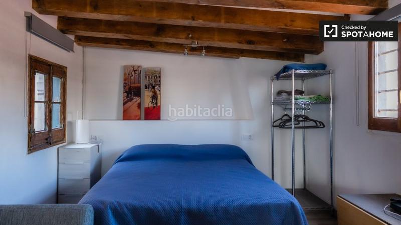 Foto c2dba315-02a4-4307-94b1-79ec2abb6162. Alquiler piso elegante estudio en alquiler en barri gotic, en Barcelona
