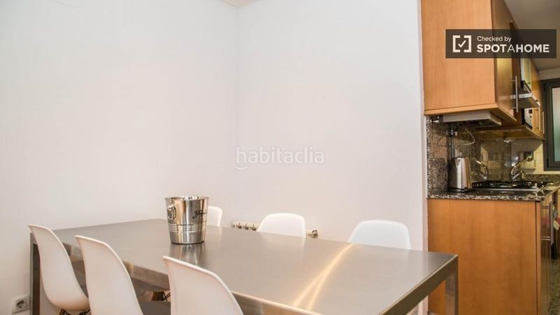Foto 056c424b-a7ee-426c-b278-4be14268d096. Rent flat with heating in Putget - Farró Barcelona