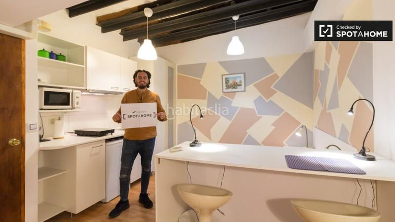 Foto c8f6fc00-8c68-4845-8209-7808d61197e9. Rent flat with heating in Gòtic Barcelona