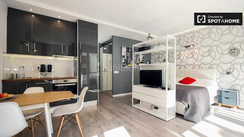 Foto 56adf99b-b358-403d-b790-ce20e5051487. Alquiler piso elegante estudio en alquiler en Poblenou, en Barcelona
