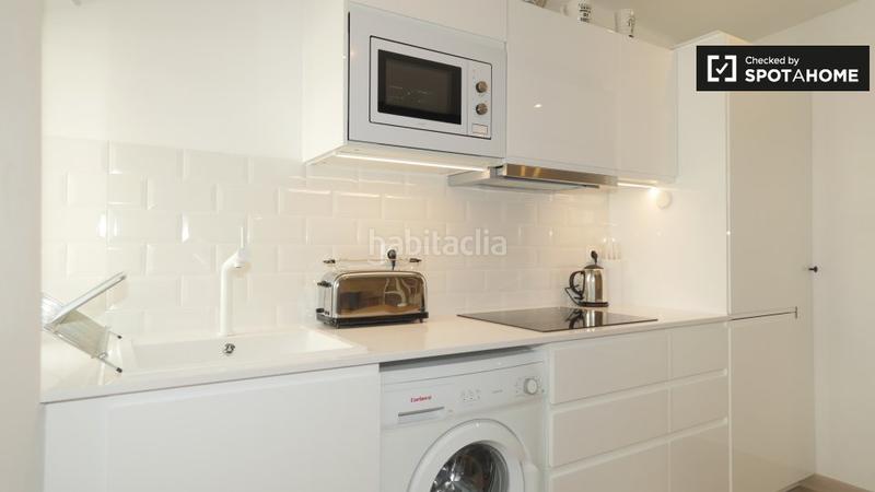 Foto d4115fdc-749d-49ee-bbec-cdb06e6a23a7. Alquiler piso estudio en alquiler en el Raval, en Barcelona