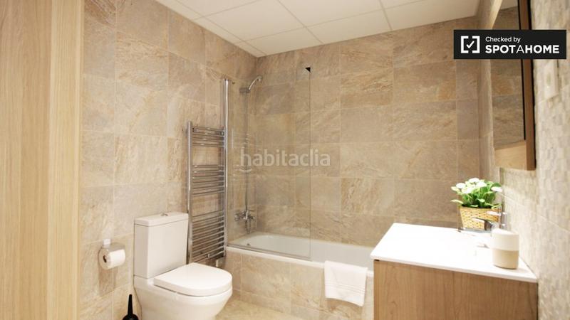 Foto e00db9a0-c9c2-46ca-887c-2557183647b5. Lloguer pis amb calefacció a Provençals del Poblenou Barcelona