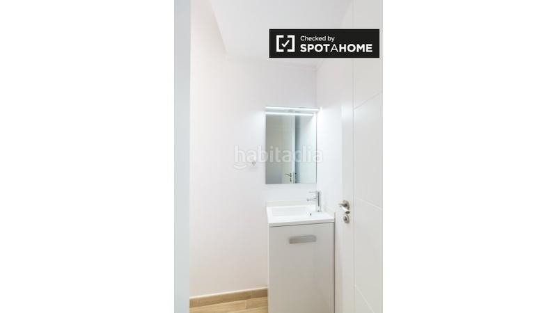Foto 927d788c-36ff-4b40-aae2-ac8ddd997995. Rent flat with heating in La Sagrera Barcelona