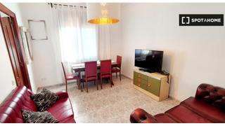 Rent Flat in Porta. Piso de 3 dormitorios en alquiler en porta, barcelona