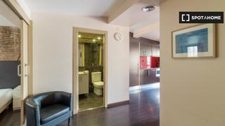 Miete Etagenwohnung in Raval. Piso de 1 dormitorio en alquiler en el raval, barcelona.