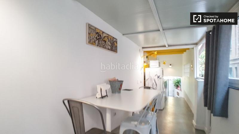 Foto f753bab4-ddca-4fe4-b12c-b43c62498734. Rent flat with heating in Sants Barcelona