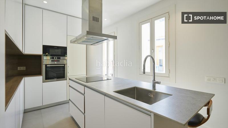 Foto 0c492830-7ef3-474b-b56d-e91d3c941066. Alquiler piso apartamento de 3 dormitorios en alquiler en el barri gotic, en Barcelona