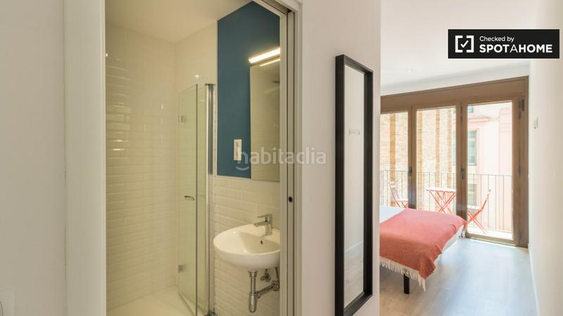 Foto 9f8b35e5-8e4e-4661-90d6-7a9f4bc87f23. Affitto appartamento con riscaldamento in Raval Barcelona