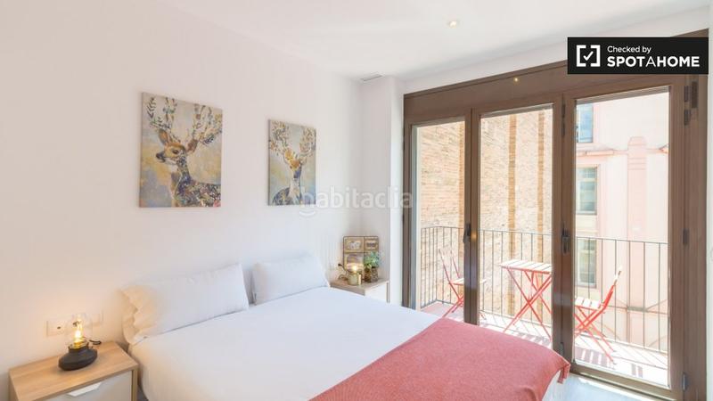 Foto 2520ac8f-65e8-4850-8deb-3ce5b0607c63. Rent flat with heating in Raval Barcelona