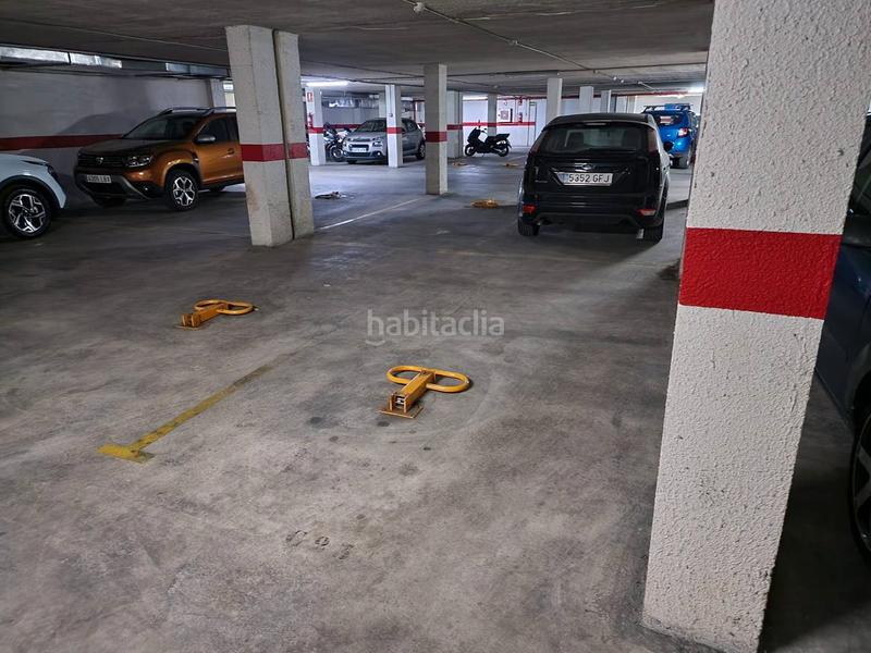 Foto ab261b5d-cb73-4602-8dc3-8a81c034b758. Parking voiture dans Germaníes - Juzgados Gandia