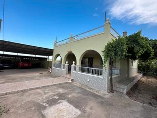 Casa  Camí dels marenys. Una casa junto al mar en tavernes de la valldigna: ¡un sueño que