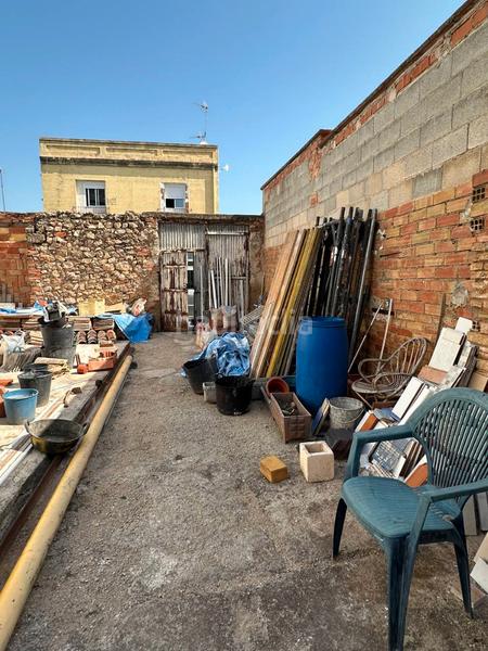 Foto 4c1f9dac-3933-4f69-b848-4e17d76cb1ee. Terreno residencial solar urbano con muchas posibilidades, ubicado en una calle tranquila con fácil aparcamiento en superficie. en Gandia