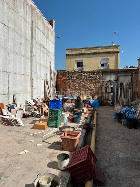 Foto 6f19b3dd-8ba1-4e78-b88e-bd084fa3d7cb. Terreno residencial solar urbano con muchas posibilidades, ubicado en una calle tranquila con fácil aparcamiento en superficie. en Gandia