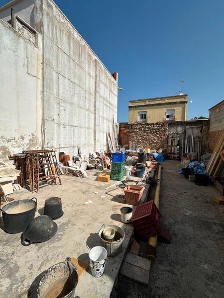 Foto 8e136ec0-5010-4465-975e-a4b24c996634. Terreno residencial solar urbano con muchas posibilidades, ubicado en una calle tranquila con fácil aparcamiento en superficie. en Gandia