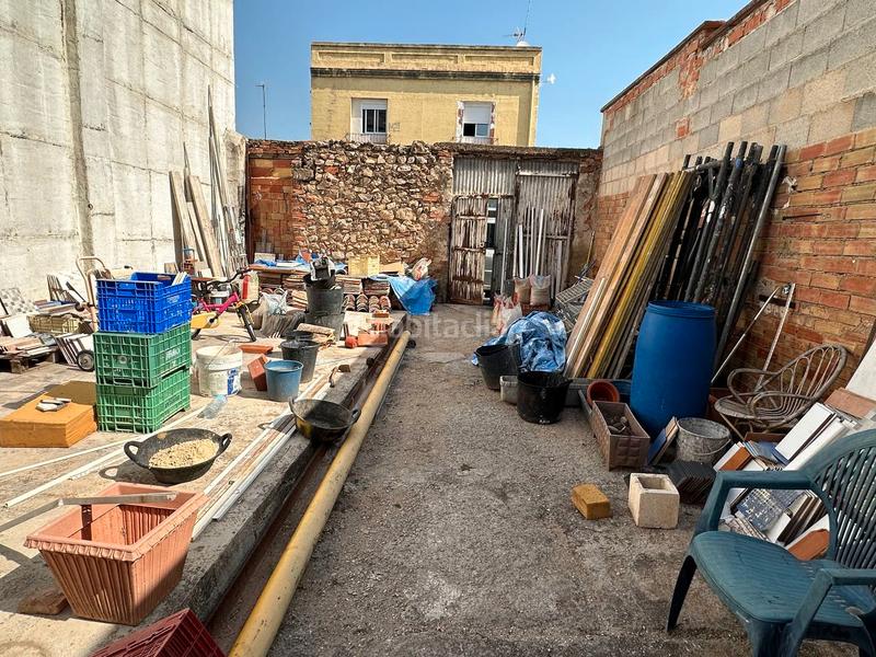 Foto c135f942-727e-42e2-a4ea-f6cd1af3856f. Terreno residencial solar urbano con muchas posibilidades, ubicado en una calle tranquila con fácil aparcamiento en superficie. en Gandia