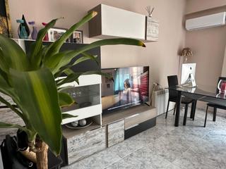 Etagenwohnung  Carrer de sant enric. Se vende un piso acogedor y luminoso en una zona tranquila y ver