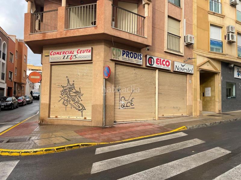 Foto 90cb25e5-0b2e-4b0c-a7c6-990fcdda0dbb. Local comercial  con mucha visibilidad para cualquier negocio. en Ejido (El)