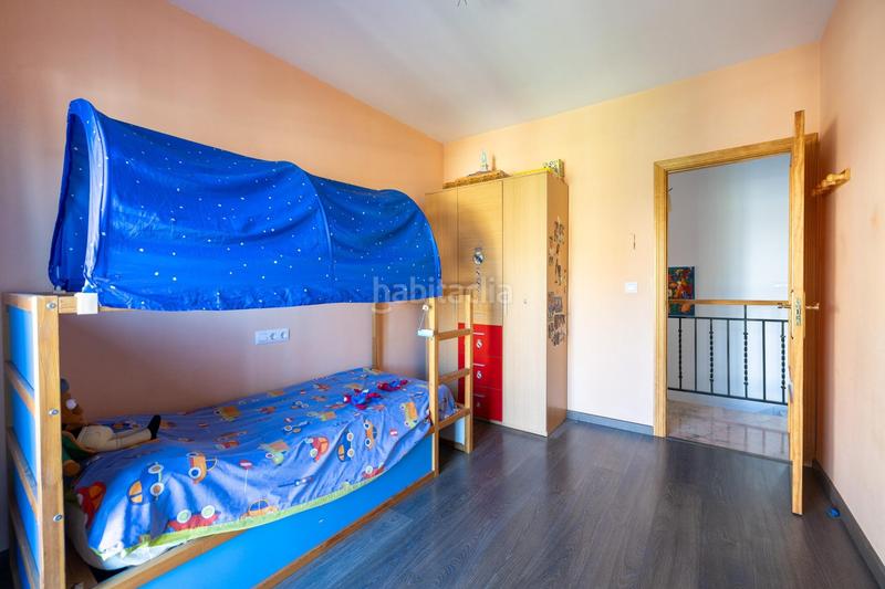 Foto d5a81564-c8bb-475c-83f9-823b8c2b3307. Chalet  independiente de 4 dormitorios en nuevo . seminuevo en Jun