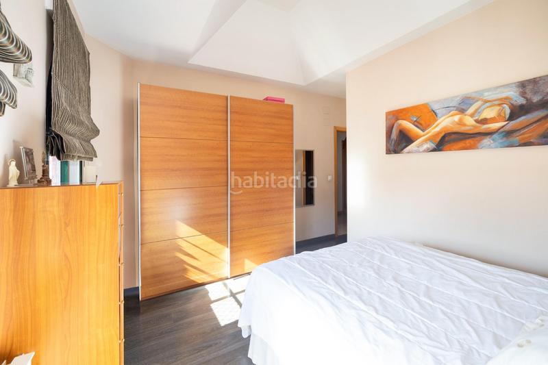 Foto e516dd34-fbac-4825-9360-07584d342143. Chalet  independiente de 4 dormitorios en nuevo . seminuevo en Jun