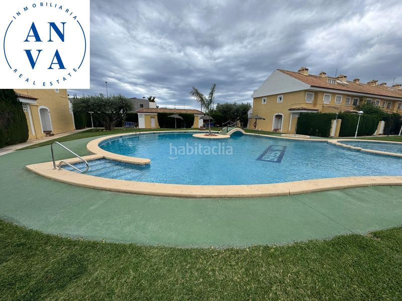Foto 00f1bcd7-bb8b-4389-b4ed-fc3a41989056. Casa adossada amb aparcament piscina a La Font-Mezquitas San Juan de Alicante