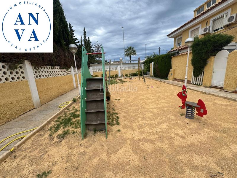 Foto 014a8c1d-0b03-4d46-baa3-bf86f53729d5. Casa adossada amb aparcament piscina a La Font-Mezquitas San Juan de Alicante