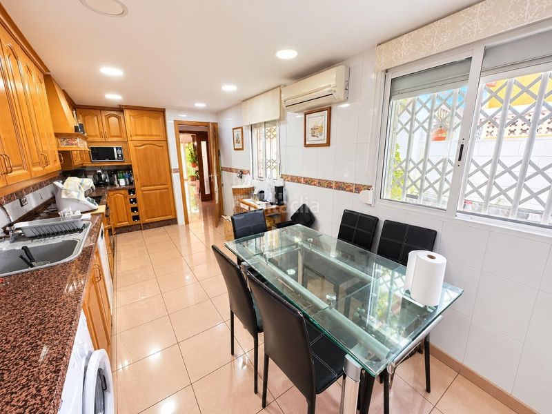 Foto f613162d-9091-4b13-93af-908d9dd26799. Casa adossada amb aparcament piscina a La Font-Mezquitas San Juan de Alicante