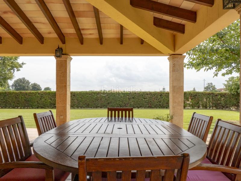 Foto ed38db37-4d65-46dd-b6ec-d23ea42d257d. House with parking in Búger