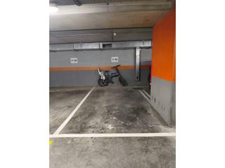 Miete Autoparkplatz  N/a. Se alquila plaza de garaje con seguridad 24h!!!!!!!