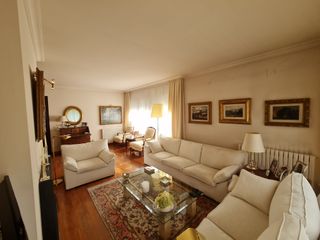 Dachwohnung in Olot. Ático con 5 habitaciones con ascensor, calefacción, aire acondic