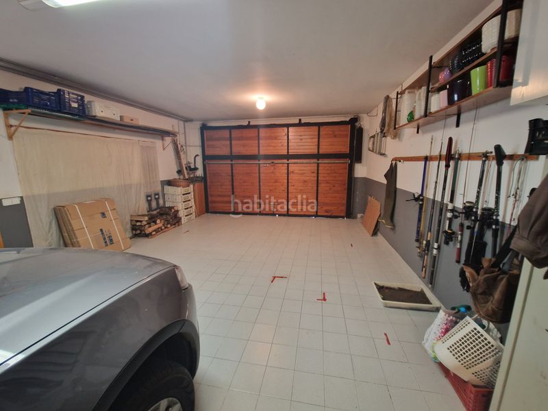 Foto 4ecab207-d064-4b34-8d10-438244de3d94. Casa adossada amb calefacció aparcament a Olot